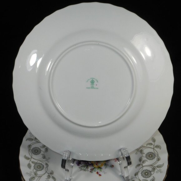 Set of 4 vintage Royal Crown Derby fine porcelain salad plates - Picture 6 of 7